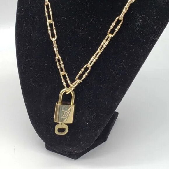 Authentic Louis Vuitton Lock&Key w/unbranded Gold Plated Chain Necklace 120825 - Picture 8 of 11